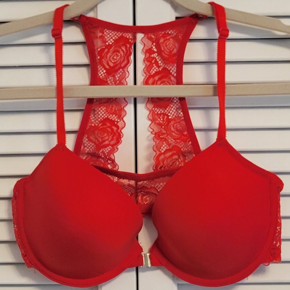 Jessica Simpson beautiful red lacy racer back claps in front bra sz: 34C NWOT